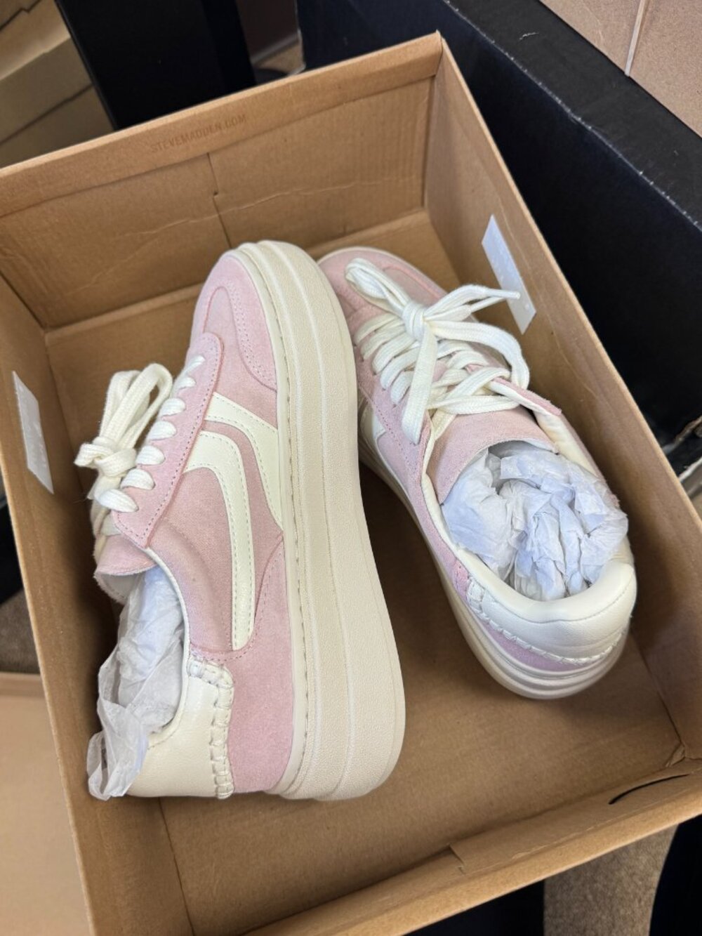 Steve Madden Dodge Pink Sneakers Size 9.5 - Picture 3 of 3